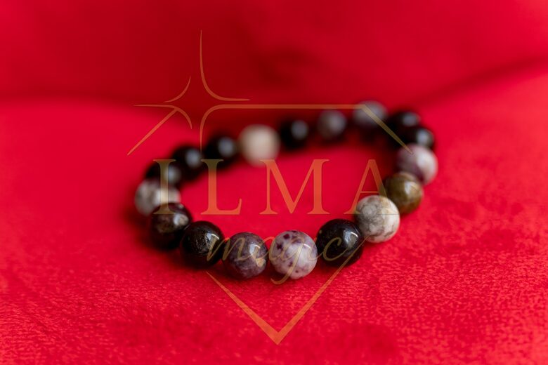 Plūmju turmalīna aproce