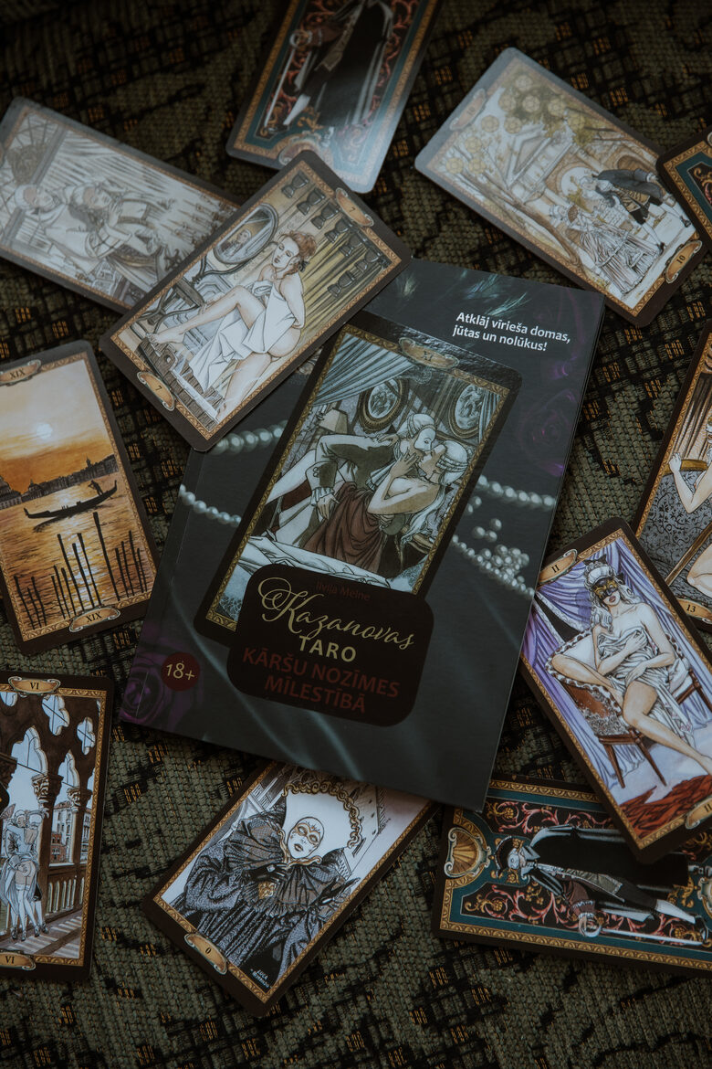 "Taro kāršu nozīmes mīlas dzīvē" grāmata