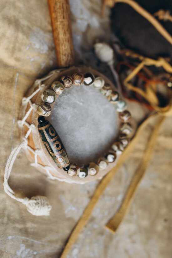 Tibetas 9 acu dzi pērles aproce - zaļa