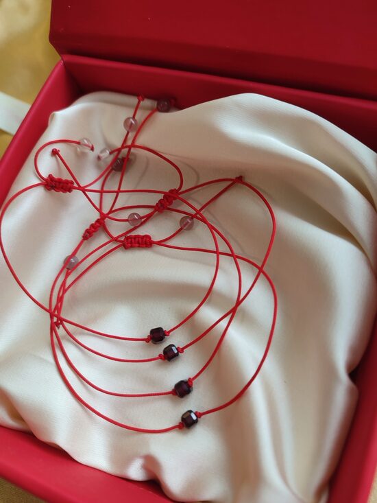 Sarkanais diedziņš ar GRANĀTU 2026.GADAM