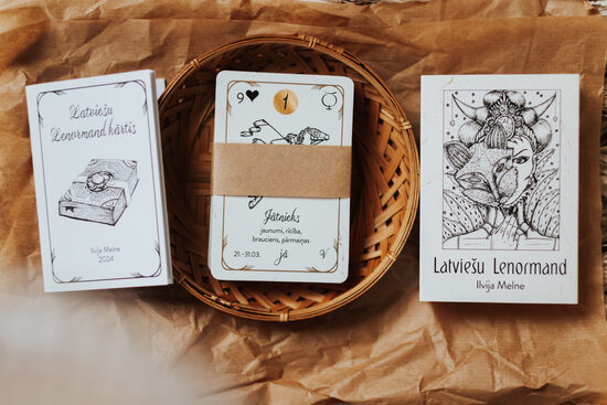 Latviešu Lenormand kārtis